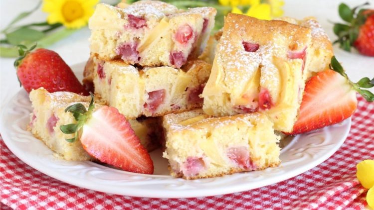 gâteau léger aux pommes et fraises