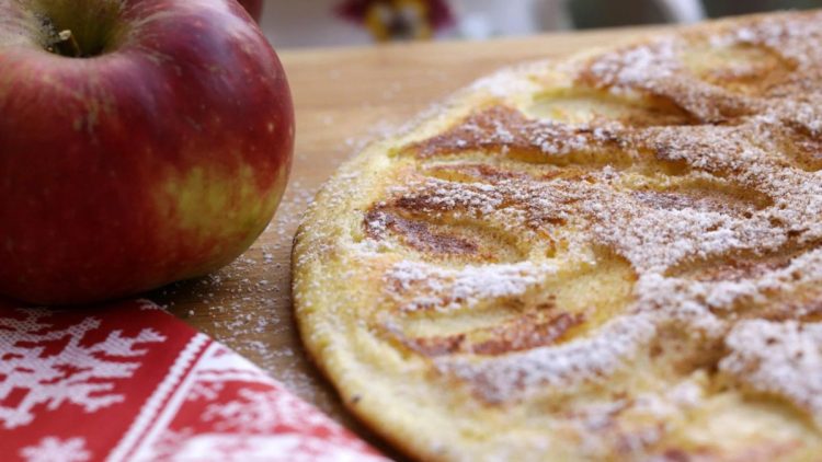 omelette aux pommes sucrée