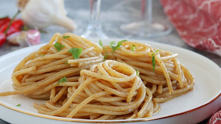 spaghettis aux anchois à la romaine