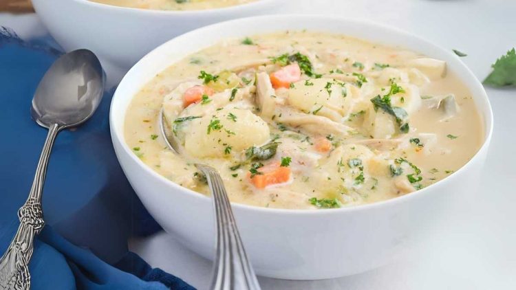 Soupe Crémeuse au Poulet et Gnocchi